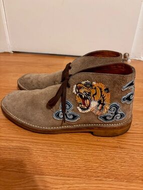 Gucci Taupe Suede Chukka Boots with Embroidered Tiger